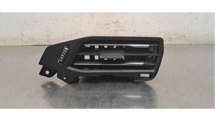 Grille aération tableau de bord Ford Kuga