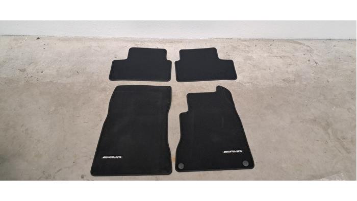 Kit tapis Mercedes CLA