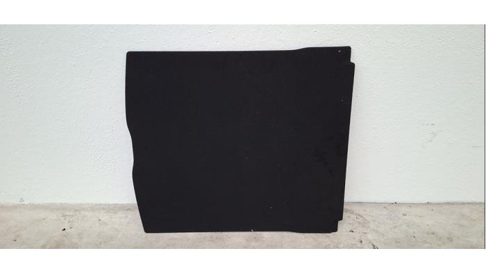 Coffre tapis Mercedes CLA