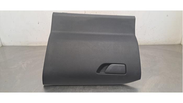 Boîte à gants Ford Kuga