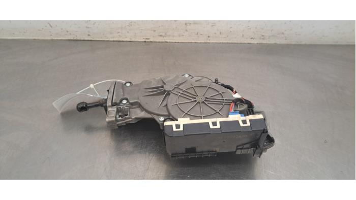 Hayon moteur Mercedes C-Klasse