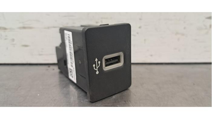 Connexion USB Ford Transit Custom