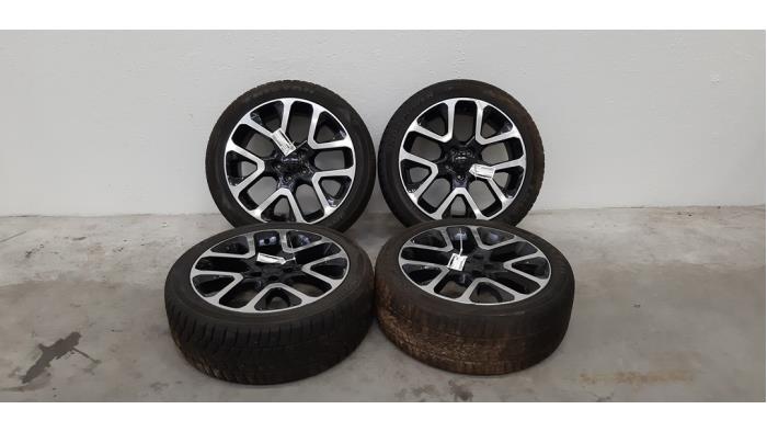 Kit jantes + pneumatiques Jeep Compass