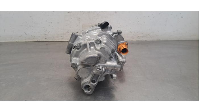 Pompe clim Mercedes EQA