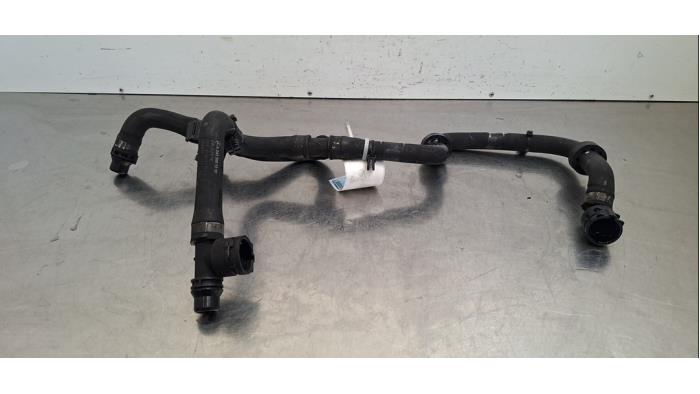 Tuyau radiateur Mercedes EQA