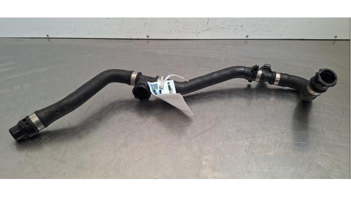 Tuyau radiateur Mercedes EQA