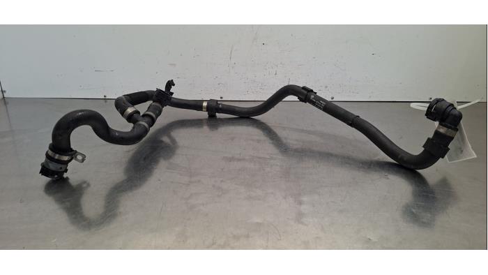 Tuyau radiateur Mercedes EQA