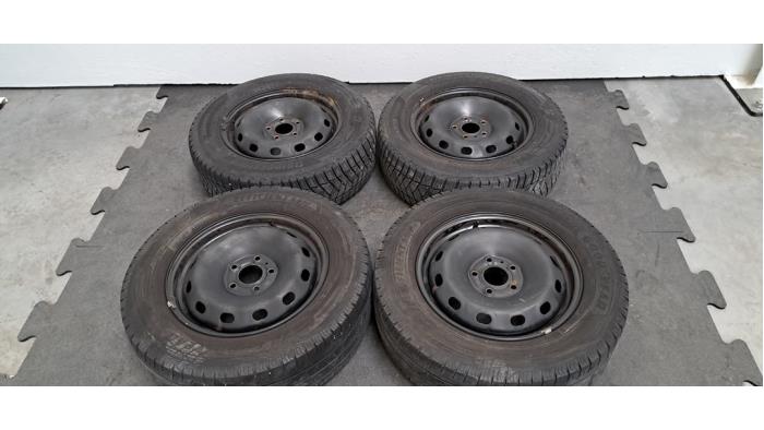 Kit jantes + pneumatiques Renault Trafic