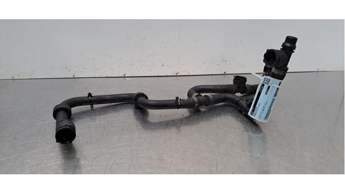 Tuyau radiateur Mercedes EQA