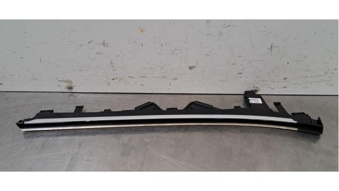 Bande décorative Peugeot 208