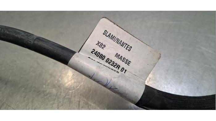 Borne de batterie Renault Trafic