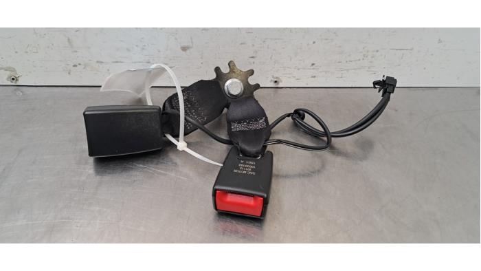 Insertion ceinture de sécurité arrière droite MG EHS