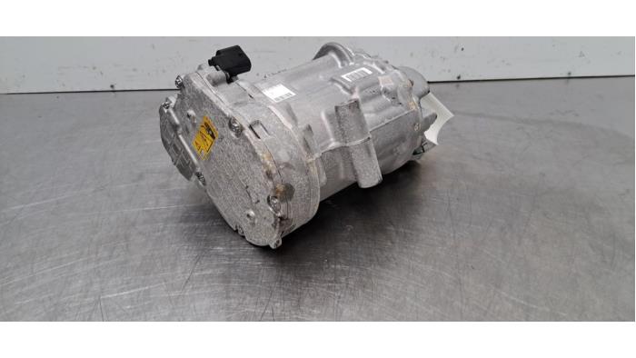 Pompe clim Mercedes EQA