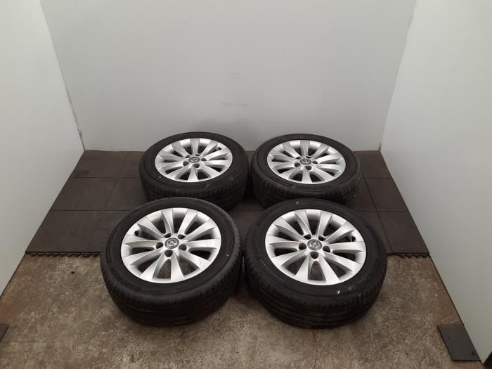 Kit jantes + pneumatiques Opel Meriva