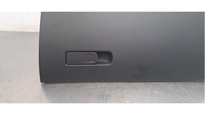 Boîte à gants Mercedes CLA