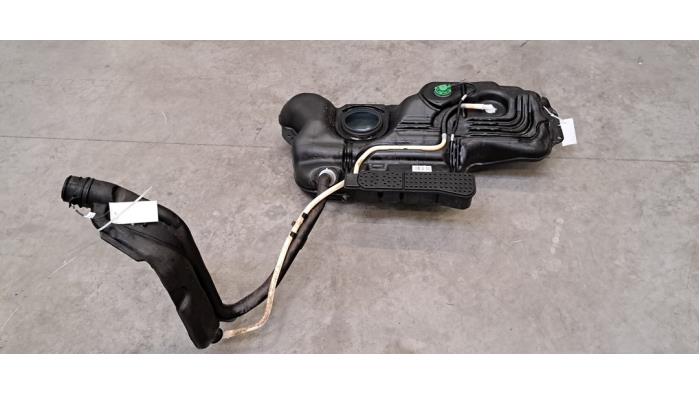 Réservoir de carburant Peugeot 208