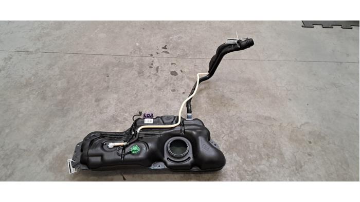 Réservoir de carburant Peugeot 208