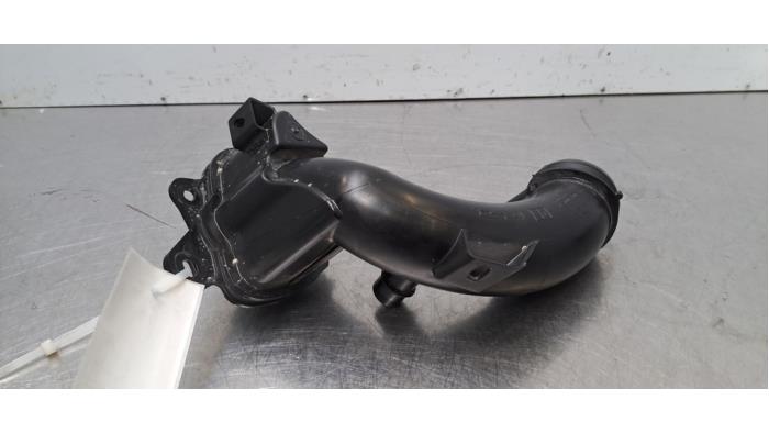 Tube (divers) Toyota Pro-Ace