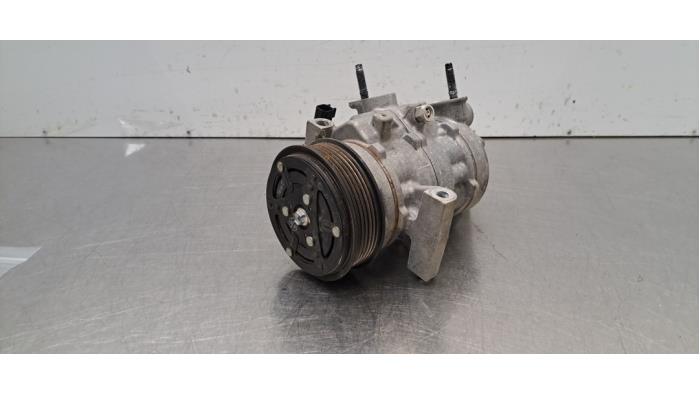 Pompe clim Ford Transit Courier