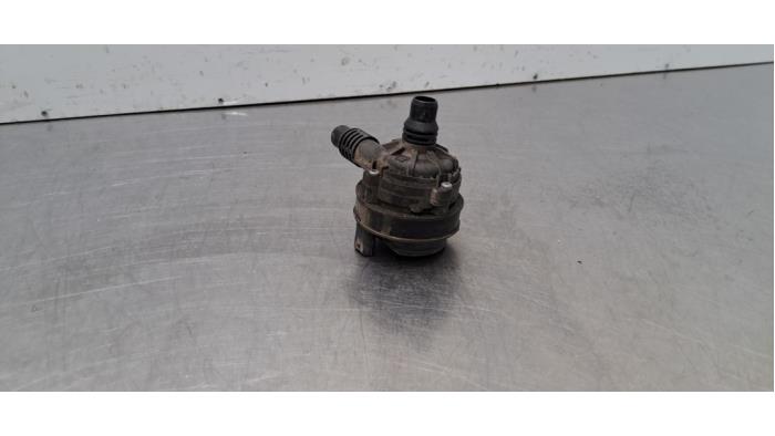 Pompe à eau supplémentaire Mercedes EQE