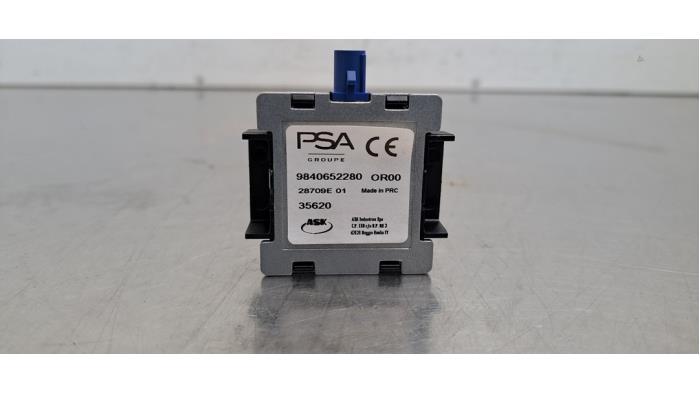 Antenne amplificateur Peugeot Partner