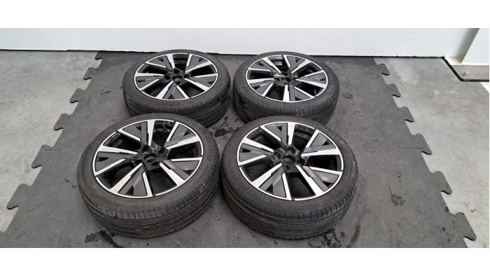 Kit jantes + pneumatiques Peugeot 208