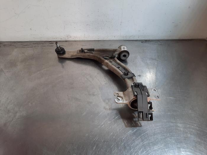 Bras de suspension avant gauche Mercedes GLA