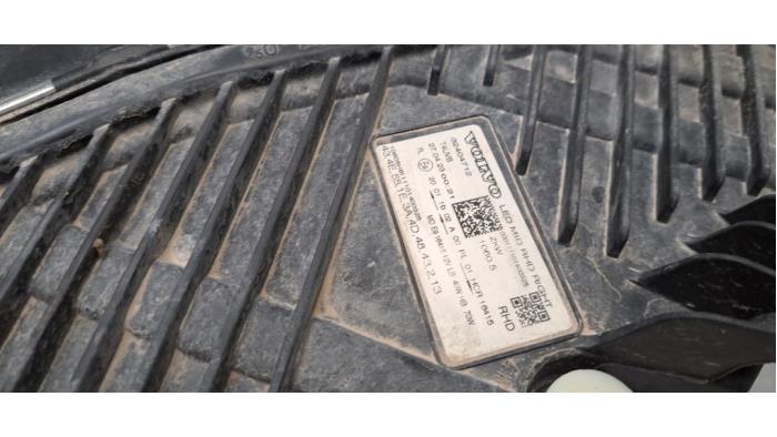 Phare droit Volvo XC60