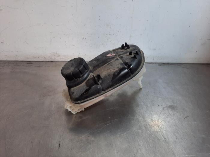 Réservoir d'expansion Mercedes GLA
