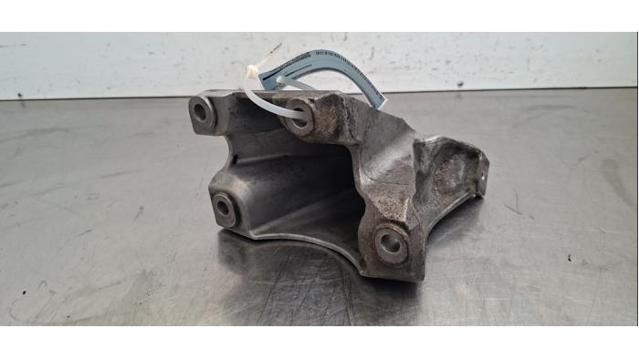 Support moteur Porsche Cayenne