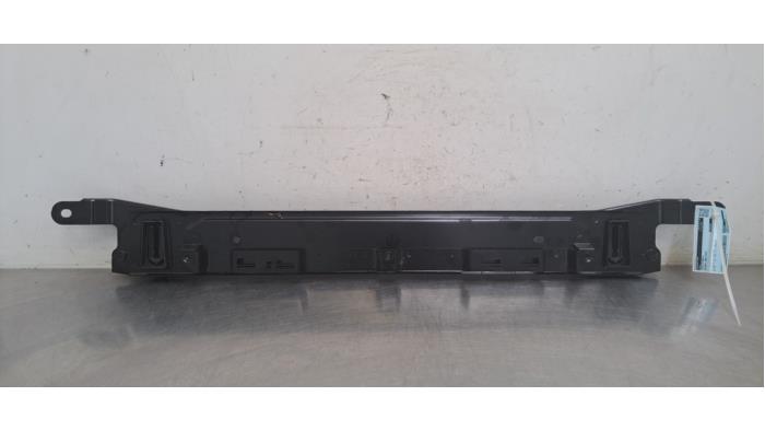 Barre radiateur Peugeot 3008