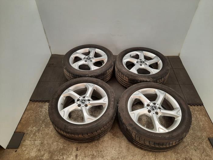 Kit jantes + pneumatiques Mercedes GLA