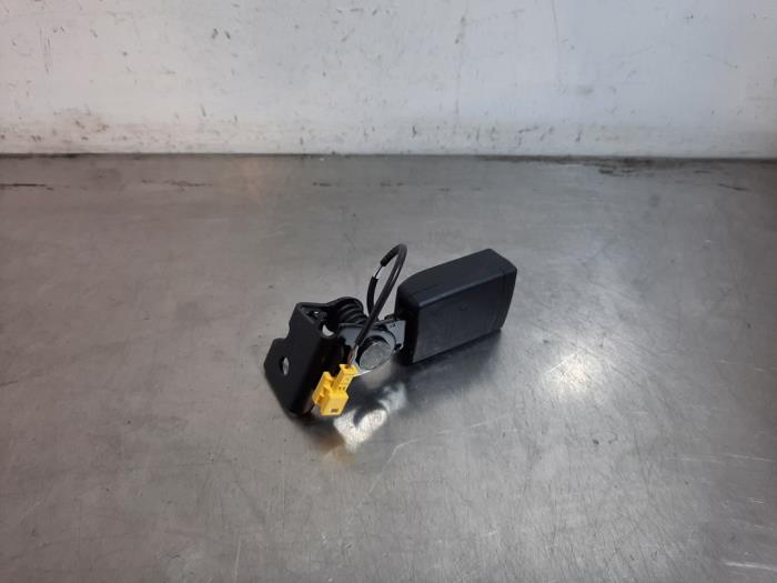 Insertion ceinture de sécurité arrière gauche Mercedes GLA