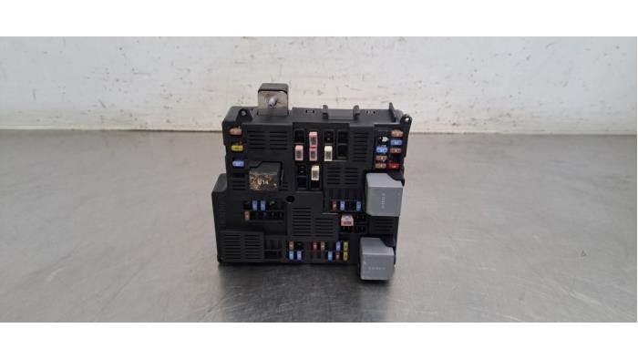Boîte à fusibles Volvo XC60