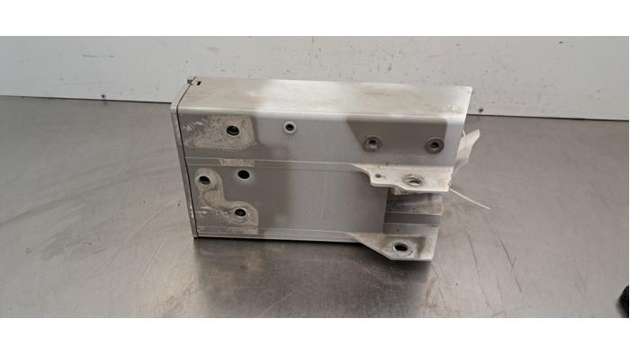 Support pare-chocs avant droit Volvo XC60