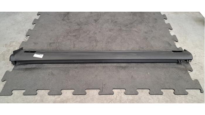 Marche-pied (list de couverture) gauche Porsche Cayenne