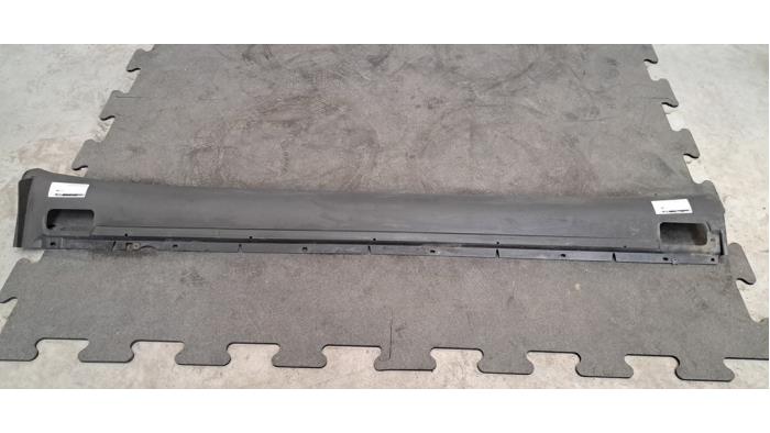 Marche-pied (list de couverture) droite Porsche Cayenne