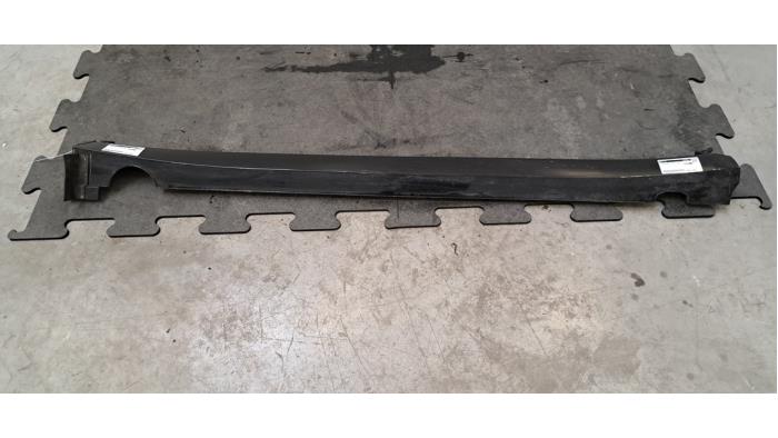 Marche-pied (list de couverture) droite Alfa Romeo Junior Elettrica