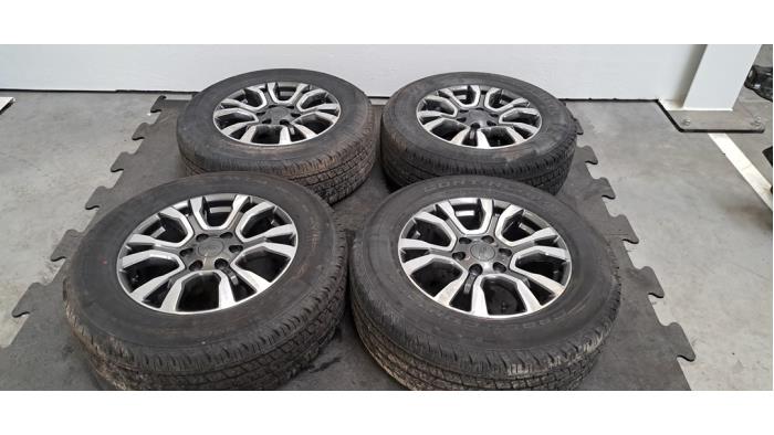 Kit jantes + pneumatiques Ford Ranger