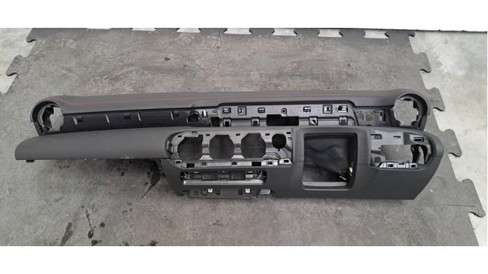 Tableau de bord Mercedes CLA