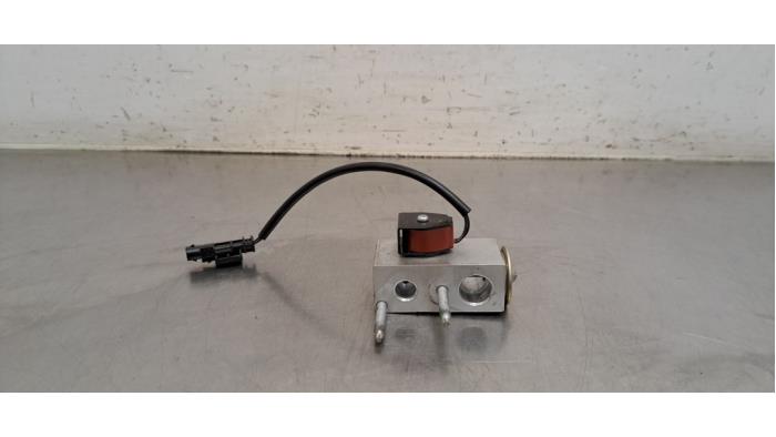 Valve d'expansion clim Peugeot 2008