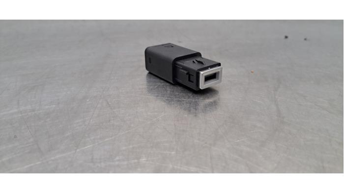 Prise 12 Volts Peugeot 2008
