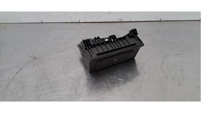 Connexion USB Mercedes A-Klasse
