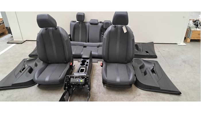 Kit revêtement (complet) Peugeot 2008