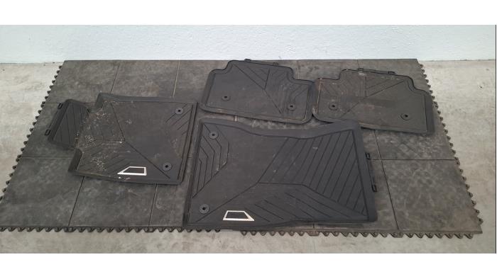 Kit tapis BMW i5