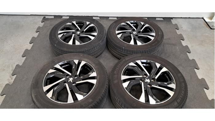 Kit jantes + pneumatiques Peugeot 2008