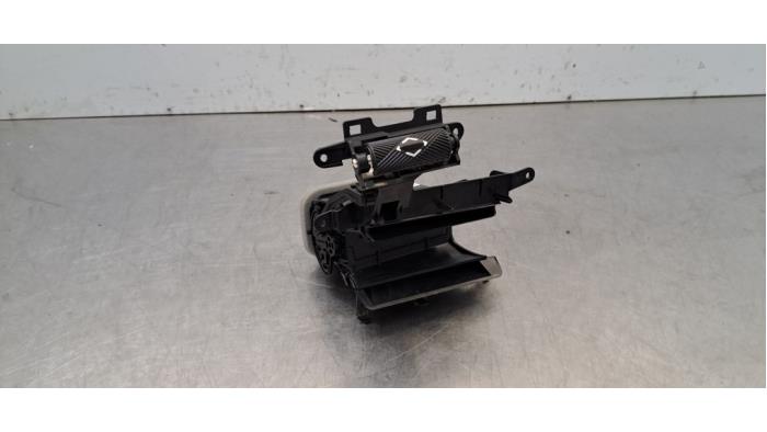 Grille aération tableau de bord BMW i5