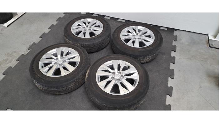 Kit jantes + pneumatiques Peugeot 5008