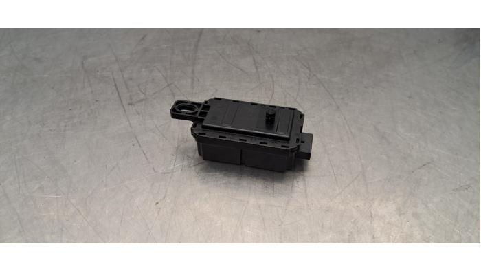 Antenne amplificateur BMW i5