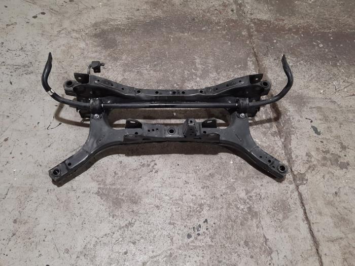 Gebruikte Subframe Toyota Corolla Touring Sport (E21/EH1) 2.0 16V Hybrid 200 Prijs € 332,75 Inclusief btw aangeboden door Autohandel Didier